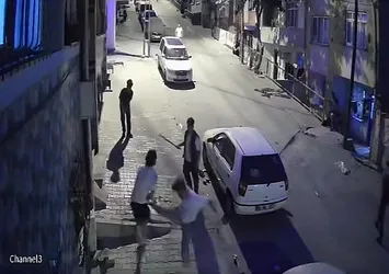 Başakşehir'de taşlı sopalı kavga! Birbirlerine girdiler