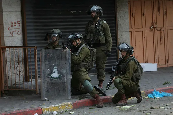 israilin-zulmu-2021-yilinda-da-devam-etti-8-bin-filistinli-tutuklandi-1640977139677.jpg İsrail'in zulmü 2021 yılında da devam etti: 8 bin Filistinli tutuklandı - 1