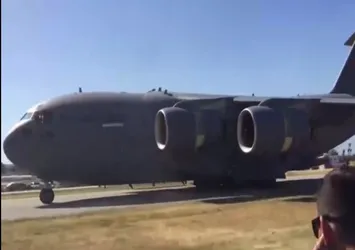 C-17'nin jet motoru ters çalışırsa