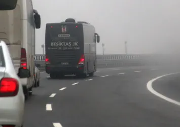 Beşiktaş takım otobüsüne taşlı saldırı!