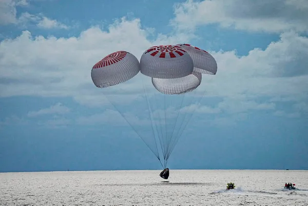 1632022485736.jpg SpaceX'in uzay yolculuğu sona erdi! Güvenli şekilde iniş yaptı - 2