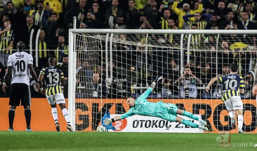 Fenerbahçeli taraftarlardan Ali Koç’a “istifa et” çağrısı! “Fener'i ne hale getirdin” 22