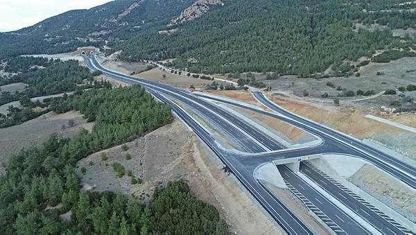 Denizli’de toplu açılış töreni: Başkan Erdoğan’dan muhalefete Yeter! Söz milletin afişi tepkisi