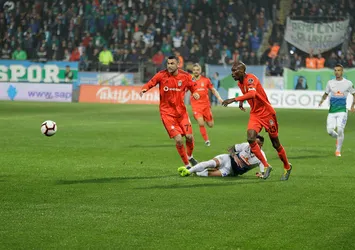Beşiktaş, Çaykur Rizespor'a gol oldu yağdı