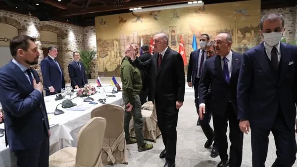 Rusya ve Ukrayna Türkiye’de masaya oturuyor! Gündem daha fazla esir takası...