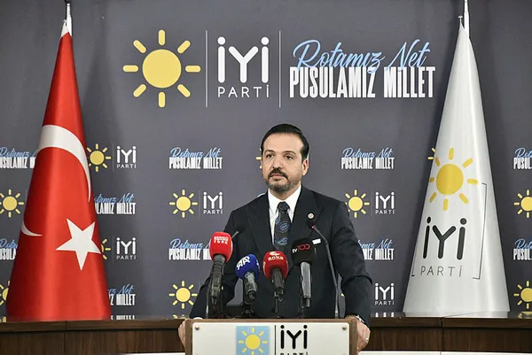 1701777086009.jpg CHP ile İYİ Parti arasında karşılıklı restleşme! Özgür Özel'den Akşener'e: Bundan sonra ittifakı toplumsal tabana yayacağız - 3