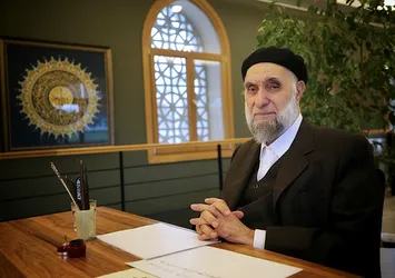 "Hattatların Reisi" Hasan Çelebi'ye son veda: İstanbul'da toprağa verildi