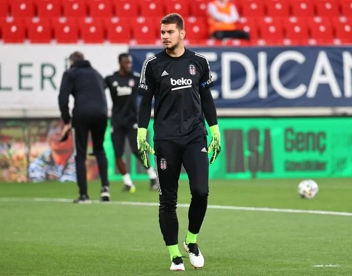 Beşiktaş haberleri bugün | Şampiyon Beşiktaş'ta 10 futbolcunun sözleşmesi sona erdi