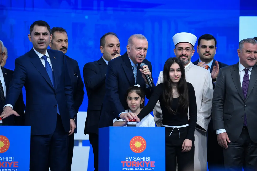 Başkan Erdoğan'dan megakente tarihi çağrı: İstanbul'un tek çözümü kentsel dönüşümdür - 1