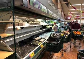 Coronavirüs korkusu! 35 bin dolar değerindeki ürünleri çöpe attı