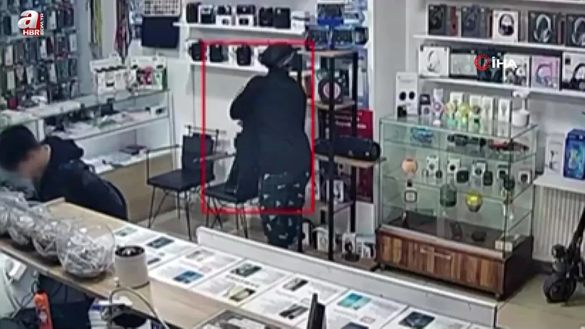 Esenyurt’ta ilginç hırsızlık kamerada