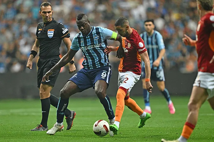 galatasaray-zorlu-adana-demirspor-deplasmaninda-kritik-macta-ilk-duduk-sesi-1714155095895.jpg Adana'da kıran kırana geçen maçın galibi Galatasaray! - 3
