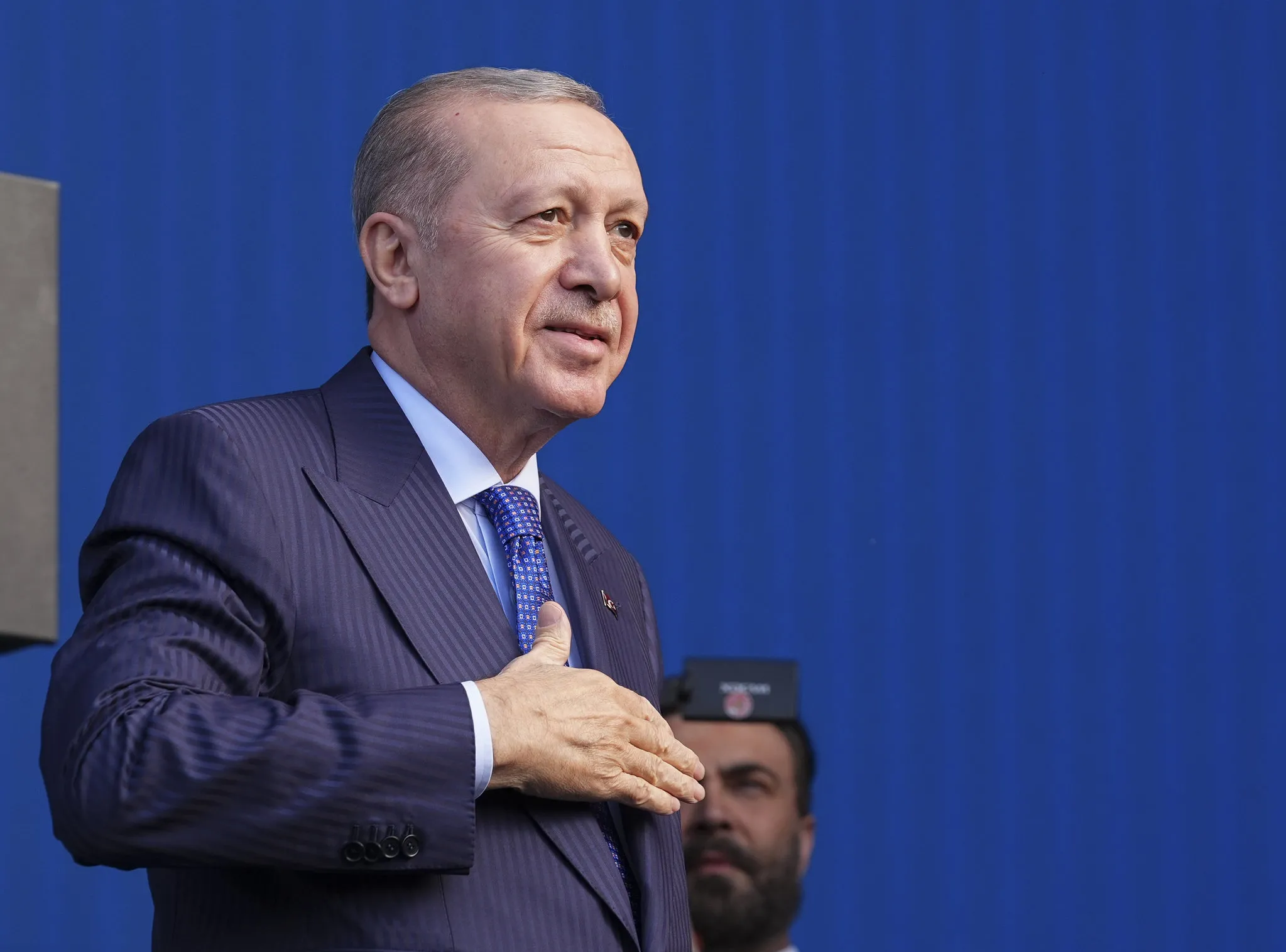 Başkan Erdoğan'dan muhalefete tokat gibi sözler: Önce belediyede maaşları ödeyin