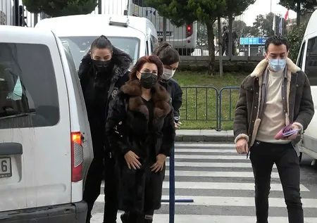 Önce FETÖ şimdi CHP medyası! CHP’nin kanallarında seçilmiş lidere küfür talimatı FETÖ’den mi? Sedef Kabaş'a ve sahip çıkanlara sert sözler