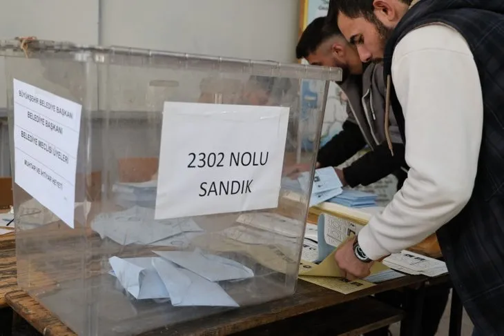 Türkiye yerel yöneticilerini seçiyor! Önce belediye başkanlığı pusulaları sayılacak