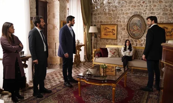 kalp-yarasinda-sancakzade-konaginda-gerilim-bitmedi-1642500195798.jpg Kalp Yarası’nda Sancakzade Konağı’nda gerilim bitmedi - 4