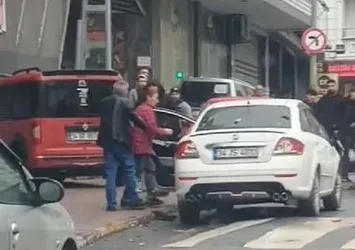 Esenyurt'ta ilginç olay! Eline çekici alan kadın arabayı pert etti
