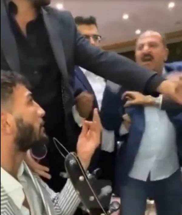 Gaziantep'teki bir düğünde saldırıya uğrayan müzisyen Erdal Erdoğan HDP'nin provokasyonuna geçit vermedi: Türk-Kürt sorunu yoktur! Hepimiz kardeşiz - 4