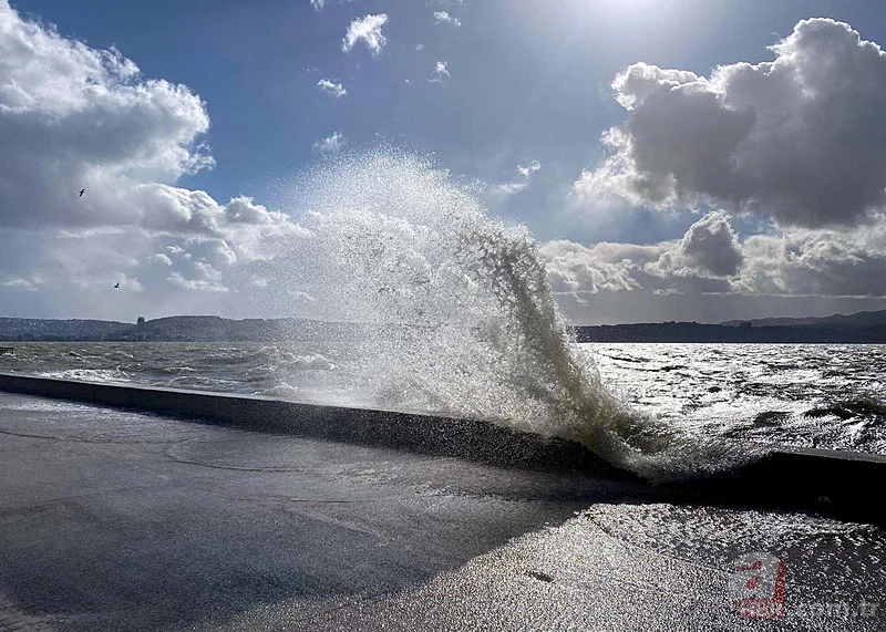 Meteoroloji uyardı: 90 km fırtına, sel, çatı uçması ve ağaç devrilmesi riski! 9 il sarı kodda 16