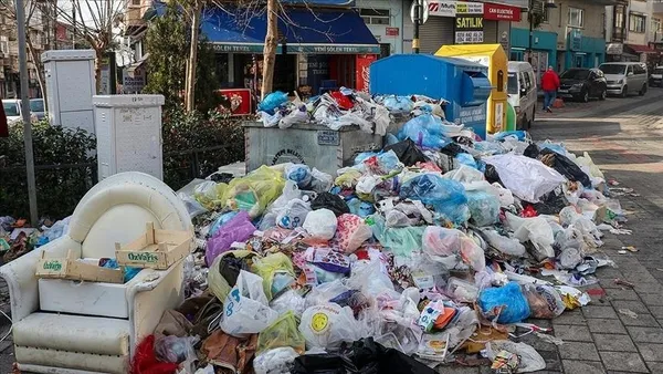 istanbullu-cop-daglarina-yeniden-hazirlikli-ol-ibbye-bagli-istacta-grev-hazirligi-1692080302527.jpeg İstanbullu çöp dağlarına yeniden hazırlıklı ol! İBB'ye bağlı İSTAÇ'ta grev hazırlığı