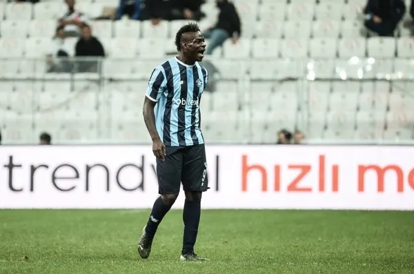 Beşiktaş - Adana Demirspor maçına damga vuran an! Balotelli Sergen Yalçın’ın yıllar önce beyinsiz söylemini unutmadı! İşte o hareket...