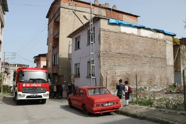 samsunda-engelli-cocugun-torpille-oyunu-kotu-bitti-ev-kule-dondu-1650724028337.jpg Samsun’da engelli çocuğun torpille oyunu kötü bitti! Ev küle döndü - 4