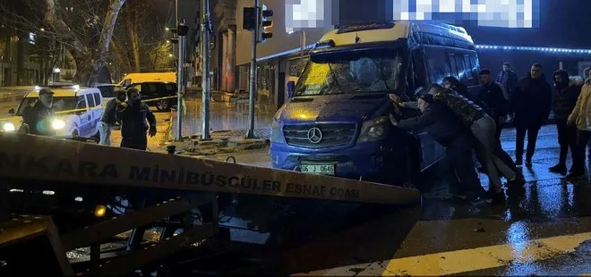 Ankara’da feci kaza! Otomobilin çarptığı dolmuş devrildi: Yaralılar var