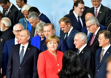 Avrupa’nın kalbinde FETÖ ve PKK mesajı...