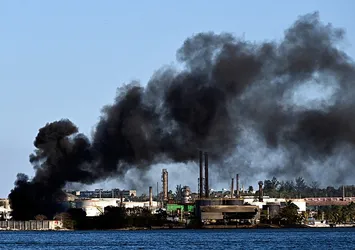 Küba’daki petrol rafinerisinde yangın