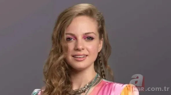 Şarkıcı Ufuk Beydemir ile evlenen oyuncu İpek Filiz Yazıcı kız kardeşiyle pozlarını paylaştı, sosyal medyayı salladı! Ayırt etmek çok zor 2