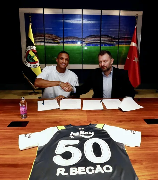 fenerbahceden-bir-transfer-daha-yildiz-oyuncu-kapa-bildirildi-5-yillik-sozlesme-1689874139615.jpg Fenerbahçe'den bir transfer daha! Yıldız oyuncu KAP'a bildirildi! 5 yıllık sözleşme... - 1