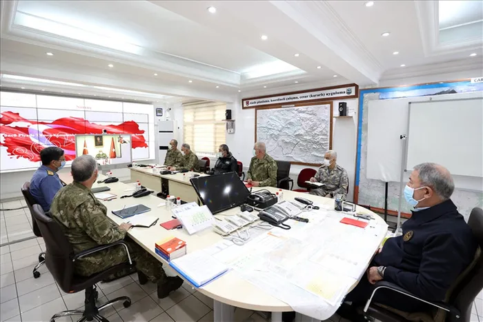 Son dakika: Milli Savunma Bakanı Akar’dan Sincar’a operasyon sinyali: Mehmetçiğin nefesi teröristlerin ensesinde