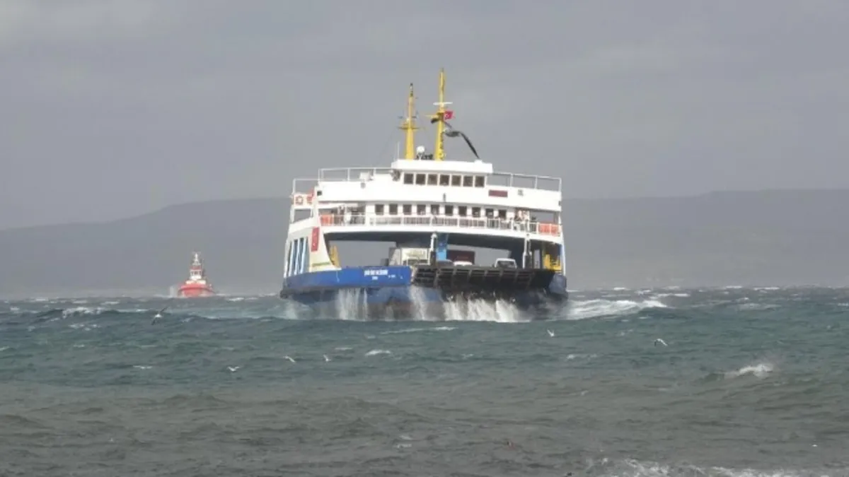Güney Marmara'da feribot seferlerine olumsuz hava engeli