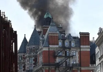 Londra’da beş yıldızlı otelde yangın