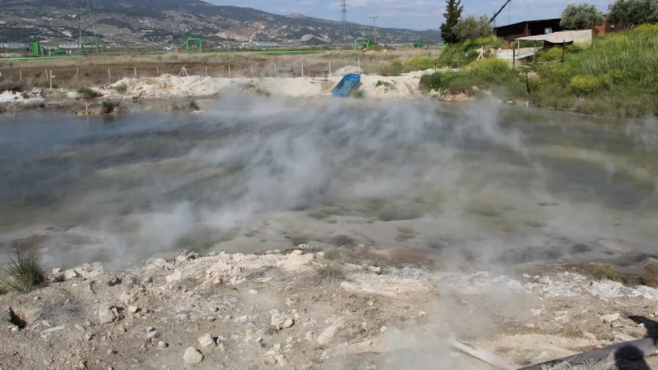 Yerin 3 bin metre derinliğinden gelen şifa! Mucizevi etkileri var