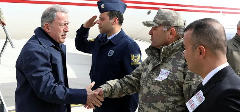 Bakan Akar ve komutanlar sınırda!