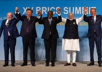 BRICS'e 6 yeni davet! ABD dolarının gücünü kıracak adım