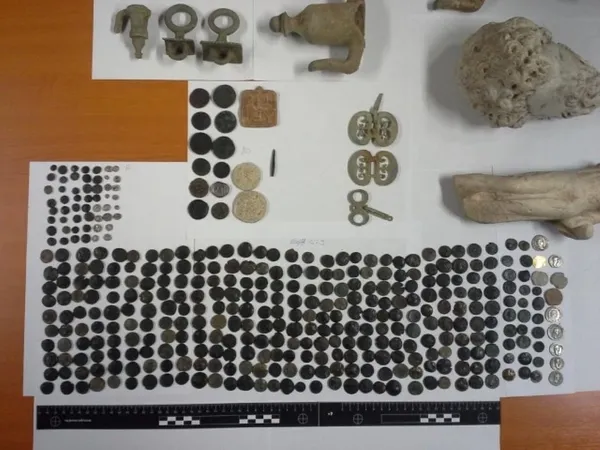 Dışişleri Bakanı Mevlüt Çavuşoğlu Macaristan’da yakalanan 412 tarihi eseri Türkiye’ye getiriyor