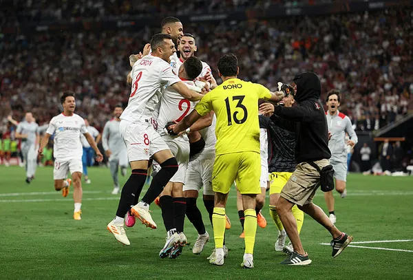 sevilla-roma-uefa-avrupa-ligi-final-macinda-karsi-karsiya-iste-ilk-11ler-1685571610055.jpg Sevilla Kupası! Roma'yı deviren Sevilla 7. kez UEFA Avrupa Ligi şampiyonu... - 2