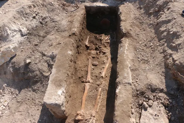 Adıyaman'da tarihe ışık tutan olay! Perre Antik Kenti'nde bin yıllık iskelet bulundu - 2