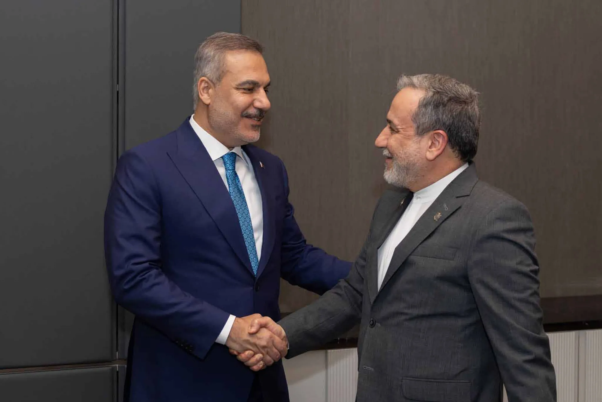 Bakan Fidan İranlı mevkıdaşı Arakçi ile görüştü
