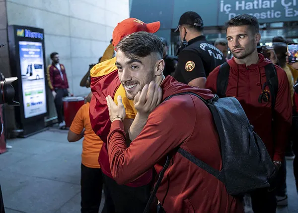 1691511549185.jpg Fransızlar transferden vazgeçti! Yunus Akgün Galatasaray'da kalıyor... - 3