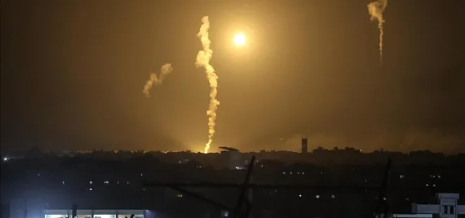 Katil İsrail Gazze’de onlarca binayı havaya uçurdu