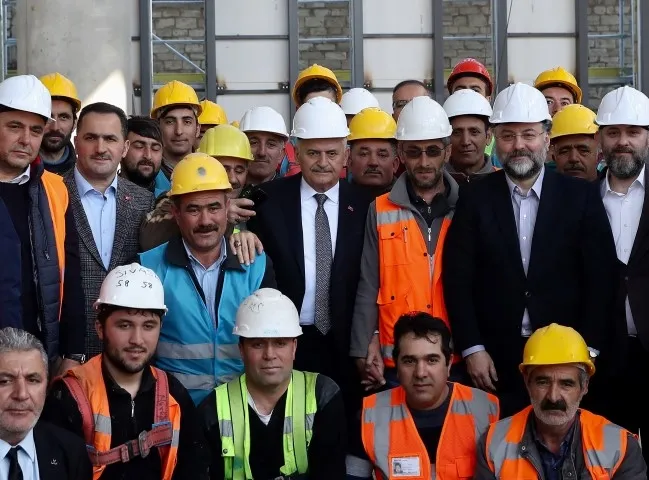 Yıldırım, Beyoğlu’nda esnafı ziyaret etti