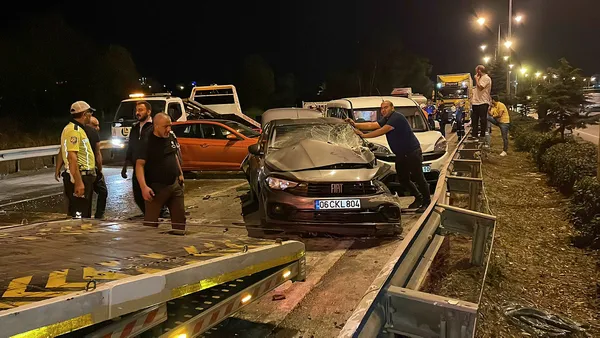 1662666222820.jpg Samsun'da zincirleme kaza! Tam 23 araç birbirine girdi! Aralarında TIR ve yolcu otobüsü de var... Çok sayıda kişi yaralandı - 1