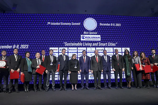 Son dakika: Cumhurbaşkanı Yardımcısı Cevdet Yılmaz’dan enflasyon açıklaması! Belirgin düşüş için tarih verdi