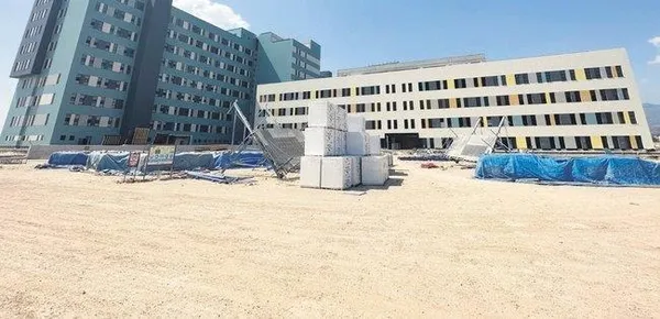 CHP’li Özlem Çerçioğlu’ndan eşine arazi kıyağı! İmar izni çıkmayınca hastane yolunu yapmadı