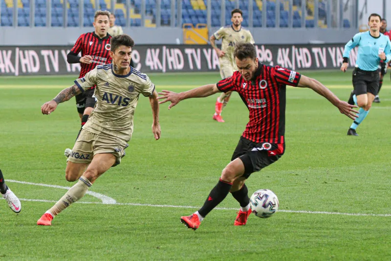 Diego Perotti'den Fenerbahçe için büyük fedakarlık! Sözleşmedeki o madde dikkat çekti