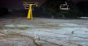 Uludağ’da beklenen kar yağışı başladı