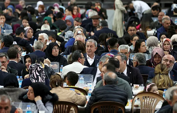bakan-hulusi-akar-oldurulen-terorist-sayisi-12-oldu-1681759809159.jpg Bakan Hulusi Akar: Öldürülen terörist sayısı 12 oldu - 3